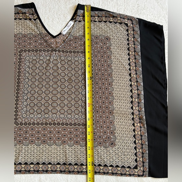 Maria and Kyndal's Women’s‎ Scarf Print V-Neck Poncho Blouse - Picture 13 of 13